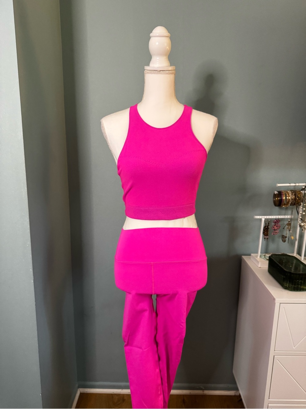 Fabletics Pink Active Crop Sports Bra Tank and Leggings Set Large